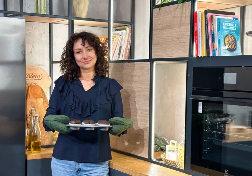 Gotowanie bez stresu dzięki AI. Piekarnik z funkcją pary zachowuje do 90 proc. witamin