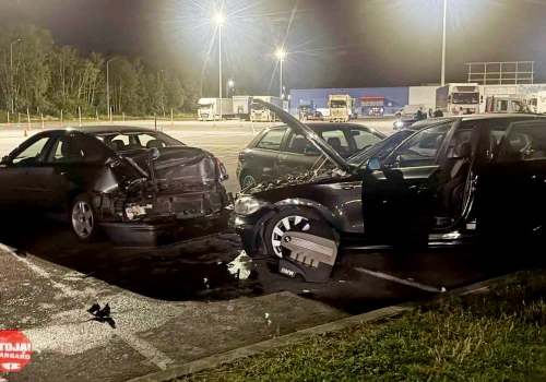 Nocny drift w Stargardzie. 18-latek rozbił zaparkowane samochody