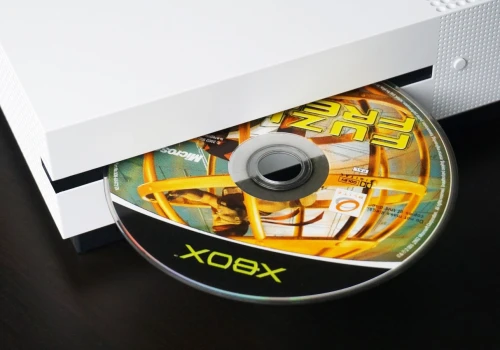 Microsoft nie skreśla płyt. Nowy Xbox może zagrać Sony na nosie