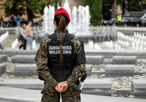 Około 245 tys. osób dostanie wezwanie. Na liście nie tylko 18-latkowie. Stawią się też kobiety