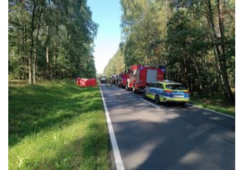 Zderzenie czołowe na DW 188. Droga między Żeleźnicą a Krajenką całkowicie zablokowana