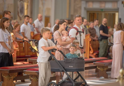 „Jesteście światłością świata”. Spotkanie rodzin wielodzietnych w domu Matki Bożej Licheńskiej