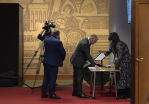 Przetarg na limuzyny dla Urzędu Marszałkowskiego unieważniony. Stwierdzono nieuczciwość postępowania