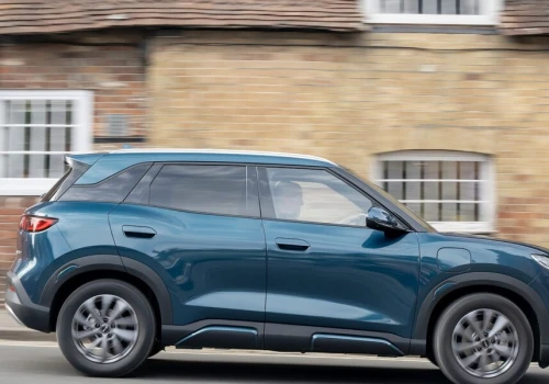 Drugi najchętniej kupowany PHEV w Europie w teście łosia. Jak spisuje się BYD Atto 2 DM-i?