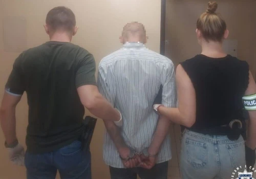Policja zatrzymała czterech fałszywych funkcjonariuszy