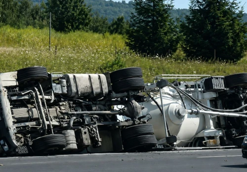 Wypadek na A4. Przewrócił się samochód ciężarowy