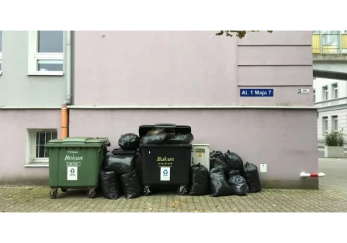 Czy tak powinno wyglądać centrum Konina? Apel o zmianę otoczenia urzędu