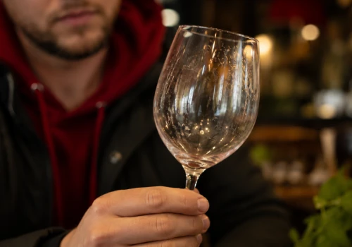Nie utop reputacji restauracji w brudnej szklance