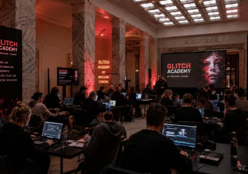 Od światowego Top 4 do Kinoteki. Kapitan reprezentacji Polski tworzy WARSAW GLITCH 2026