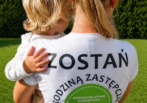 Dzieci potrzebują bezpiecznego domu. Kto może zostać rodziną zastępczą?
