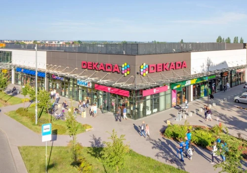 Dekada sprzedała Węgrom 11 polskich centrów i parków handlowych za ponad 100 mln EUR