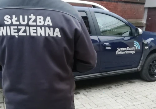 Dozór elektroniczny zamiast więzienia. Rząd planuje poszerzyć grupę uprawnionych
