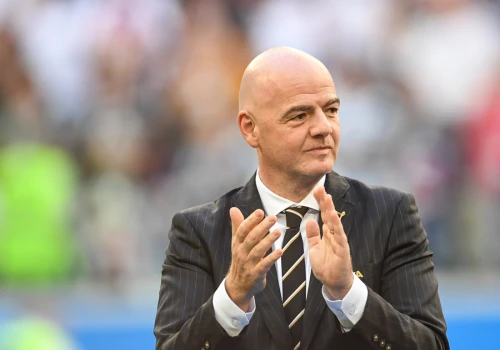 Pierwsza federacja wycofała poparcie dla szefa FIFA. Presja na Infantino rośnie