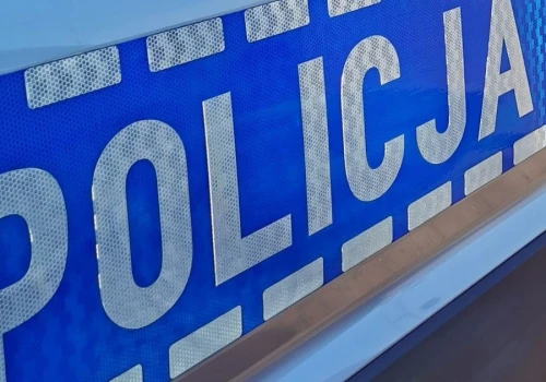 Ciężarówka w rowie w Przystroniu. Droga jest już przejezdna