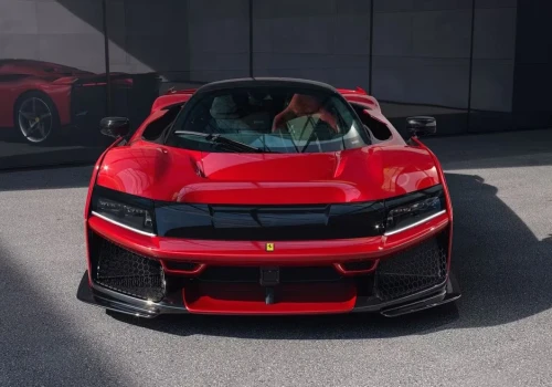 Nowe Ferrari obnaży twoją łysinę. Lepiej dokup czapkę