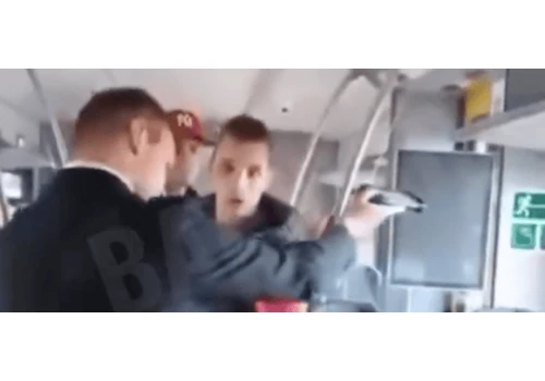 Pasażerowie wyrzucili z pociągu agresorów, którzy próbowali zaatakować 16-letniego Ukraińca