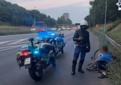 Rowerem po A4. Policja złapała pijanego 38-latka