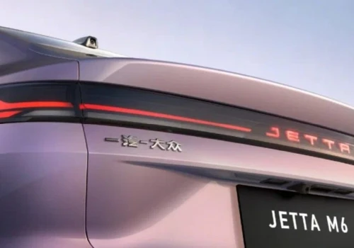 VW pokazał elektryka za 55 tys. zł. Jetta M6 wygląda jak tania Tesla Model 3