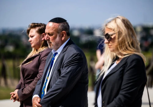 Ceremonia Pamięci na Majdanku. Lublin oddał hołd ofiarom niemieckiego nazistowskiego obozu