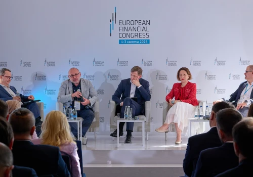 Bank, który wie, kiedy zamilknąć. Co eksperci mówią o sztucznej inteligencji w bankowości?