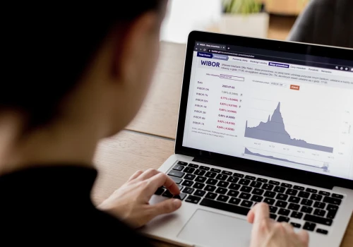 Polacy zatajają informacje, by dostać kredyt. Finansowych grzechów jest więcej