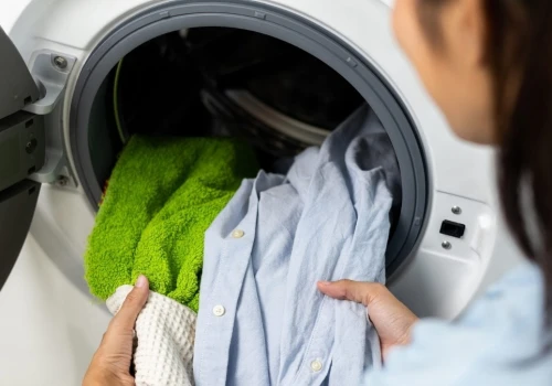 Włoszki wsypują 2 łyżki do pralki. Pranie pachnie świeżymi pomarańczami