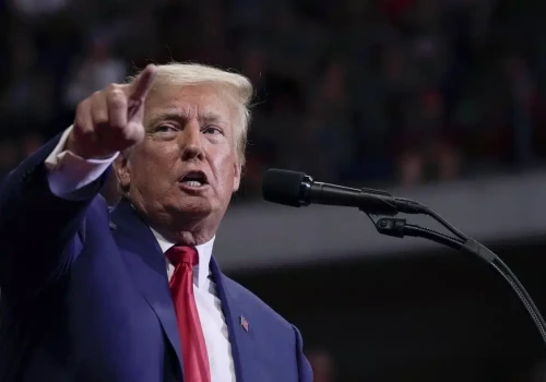 Potentaci naftowi na celowniku Trumpa. Dotąd chroniona branża obrywa za ceny paliwa przy rekordowych zyskach