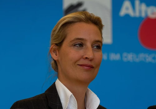 Prawicowa homoseksualistka, idolka młodzieży, sympatyczka Thatcher. Kim jest Alice Weidel?