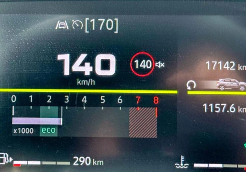 Pomysł limitera prędkości w samochodzie do 140 km/h wywołał burzę. W ankiecie zagłosowało ponad 3 tysiące osób