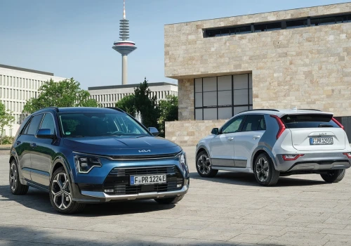 Kia Niro trafiła do salonów sprzedaży. Poznaliśmy ceny