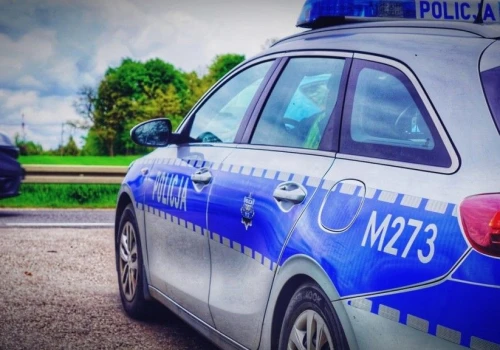 Pijany policjant rozbił radiowóz o ścianę komendy