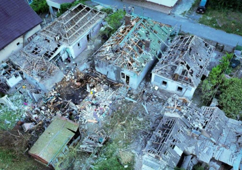 Cztery osoby zginęły w rosyjskich bombardowaniach Sum i Mikołajowa