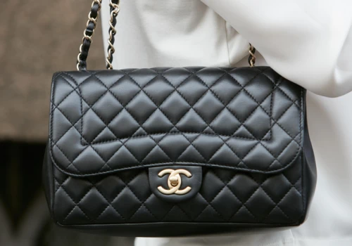 Byli pracownicy Chanel skazani na karę więzienia. Ukradli torebki warte 2,4 mln dolarów