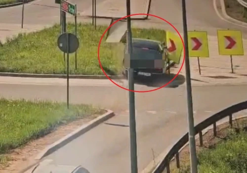 Kiedy mem „na rondzie prosto” staje się rzeczywistością. Dwa podobne zdarzenia na zjeździe z ekspresówki