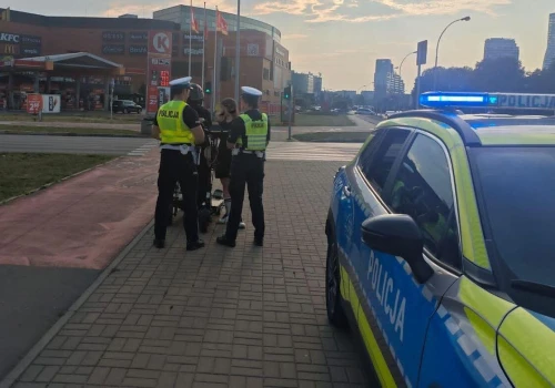 Kilkadziesiąt osób, seria wykroczeń i sprawy w sądzie. Policyjna akcja w Rzeszowie z hulajnogami w tle