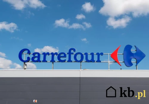 Coraz mniej sklepów Carrefour w Polsce. Dowiedzieliśmy się, co dalej z tą siecią w Polsce