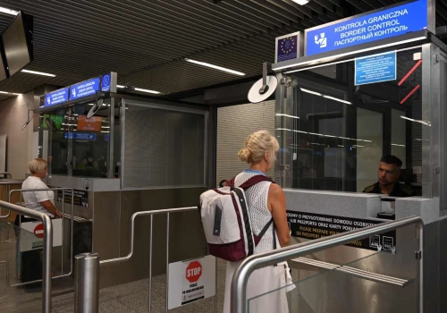 Dodatkowe stanowiska odprawy granicznej na lotnisku w Blicach