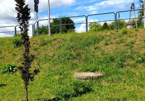 Nieprzyjemny zapach przy placu zabaw w okolicy Igieł