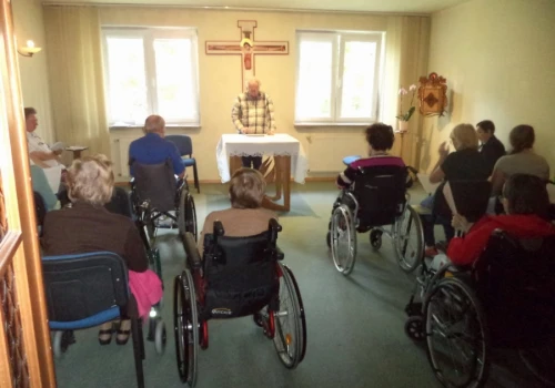 Rekolekcje dla seniorów na obrzeżach Warszawy – ruszyły zapisy