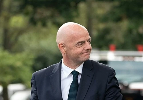 Infantino próbuje wciągnąć w grę FIFA Donalda Trumpa