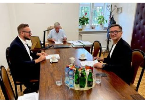 Obrowo. Będą nowe drogi. Podpisano cztery umowy na ponad 6 milionów złotych