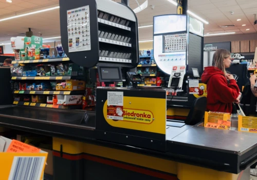 Nie kasjerzy, nie sprzedawcy. W FMCG trwa walka o specjalistów