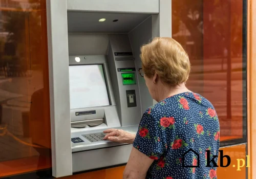 Tajemna funkcja bankomatów – co się stanie po wpisaniu kodu PIN od tyłu?