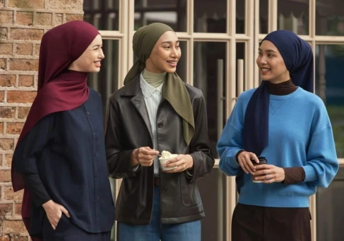 Uniqlo wprowadza debiutuje z własną linią hidżabów