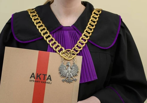 Akt oskarżenia po szokującym śledztwie. Matka miała podawać dziecku mefedron i alkohol