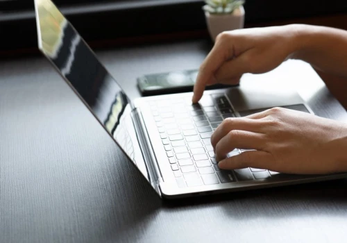 Ubezpieczenie bez wychodzenia z domu – jak ubezpieczyć auto przez internet?
