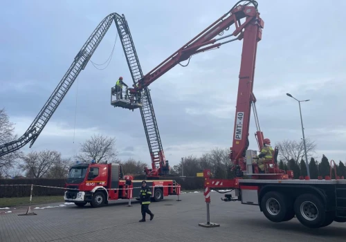 Państwowa Straż Pożarna idzie z Rosenbauerem do sądu. Chodzi o drabiny