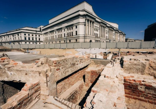 Archeolodzy odsłonili tajemnice Warszawy. Pod Pałacem Brühla kryło się przedwojenne miasto