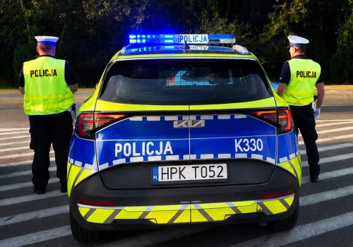 Żona “pod wpływem” przyjechała po auto nietrzeźwego męża. Wpadli podczas jednej kontroli