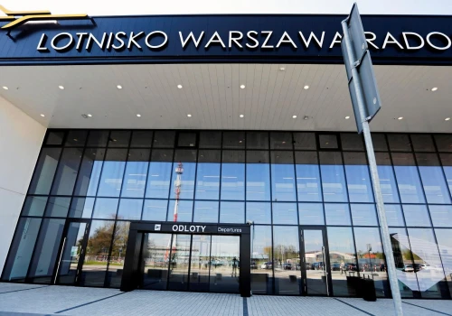 Puste terminale i gigantyczne straty. Lotnisko w Radomiu zwalnia 30 proc. załogi